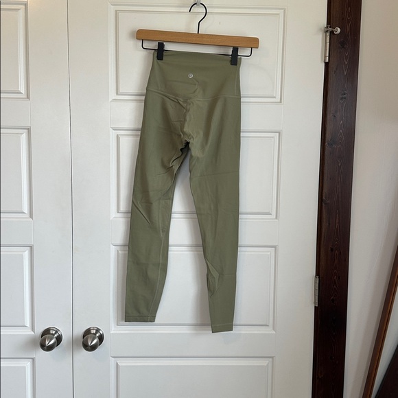 Lululemon aligns - Picture 2 of 3